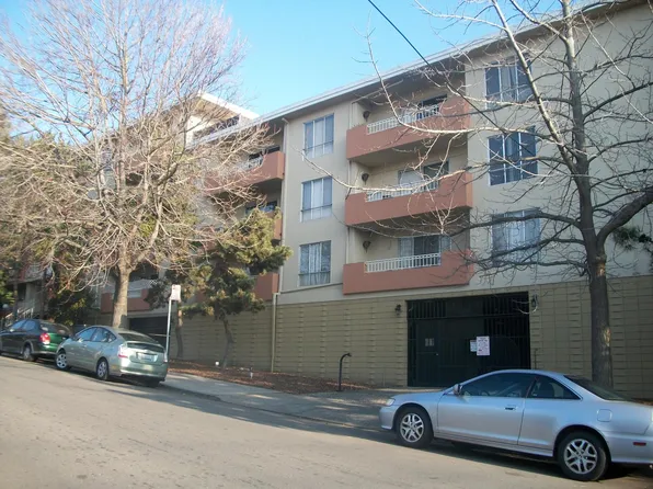 North Lake Tower, 266 Adams St APT 201, Oakland, CA 94610