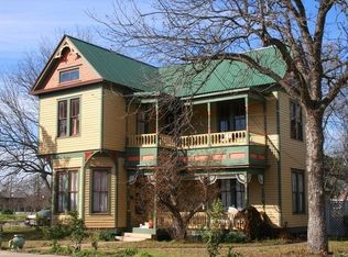 119 W Walnut St, Lockhart, TX 78644