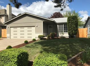 1076 SE Beech St, Dundee, OR 97115