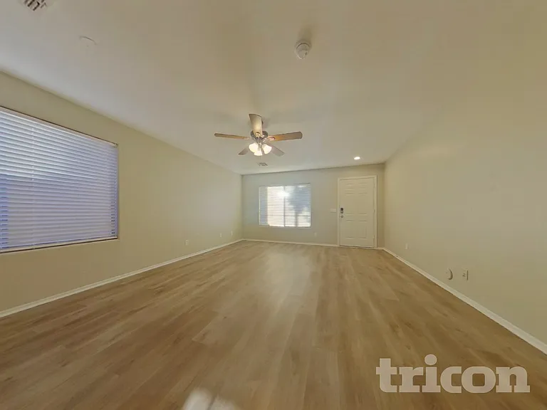 2114 S 114th Ln — Photo 3