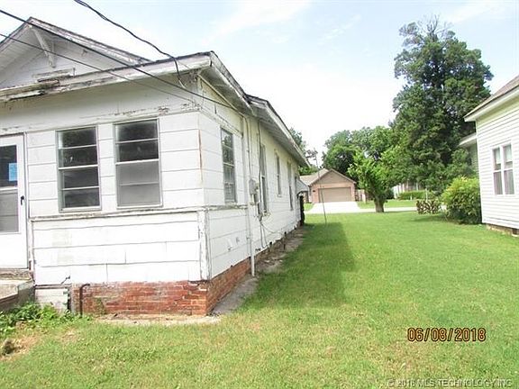 4th image of 130 W Bryan Ave