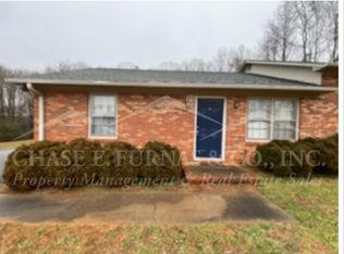 16 Wedgefield Dr, Boiling Springs, SC 29316