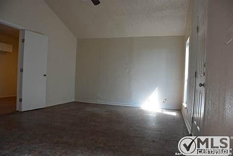 5th image of 8630 Creek Bnd