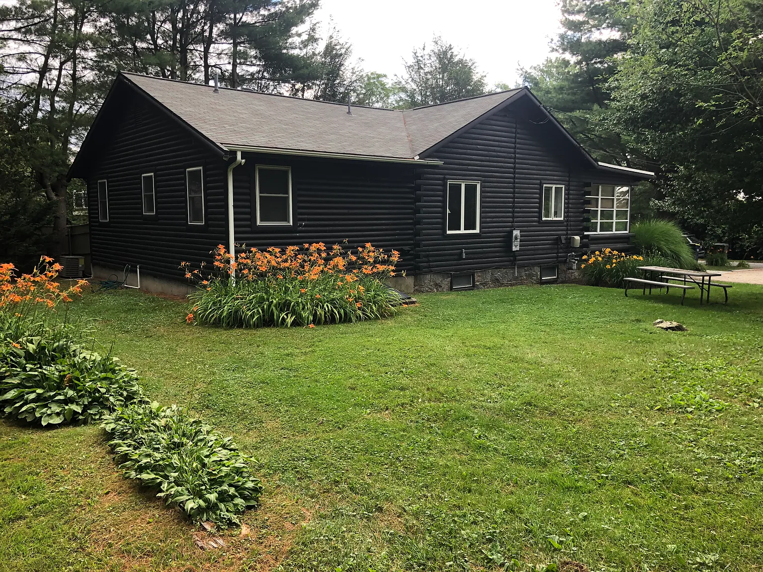 4 bed, 2200 sqft, $3,900 — Photo 2