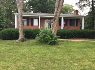 227 Soldiers Rest Ln, Winchester, VA 22602