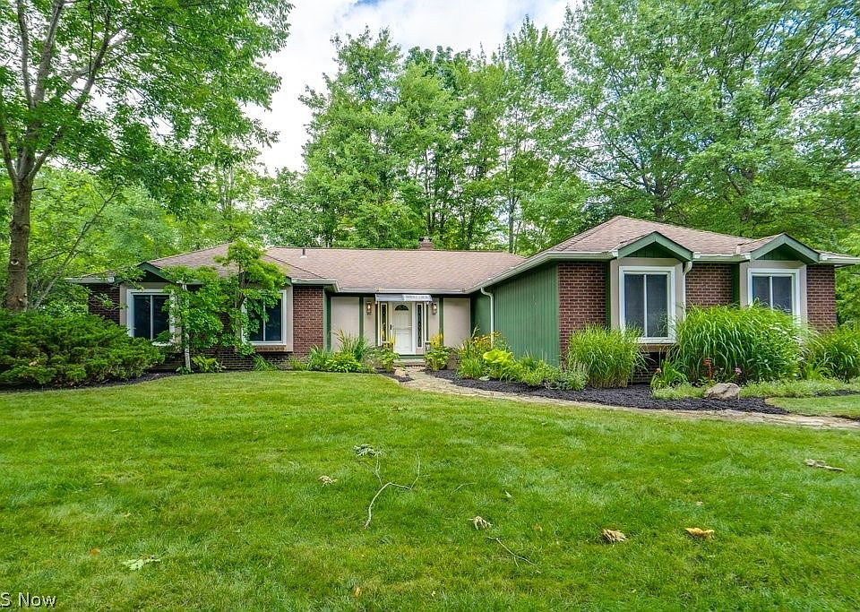 1st image of 32771 N Burr Oak Dr