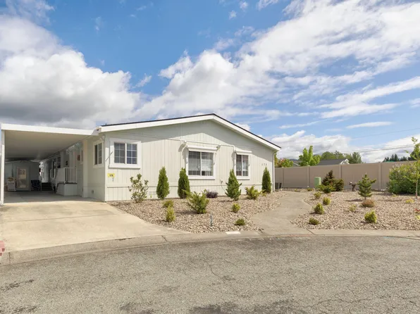 179 Whispering Willow Dr, Grants Pass, OR 97527