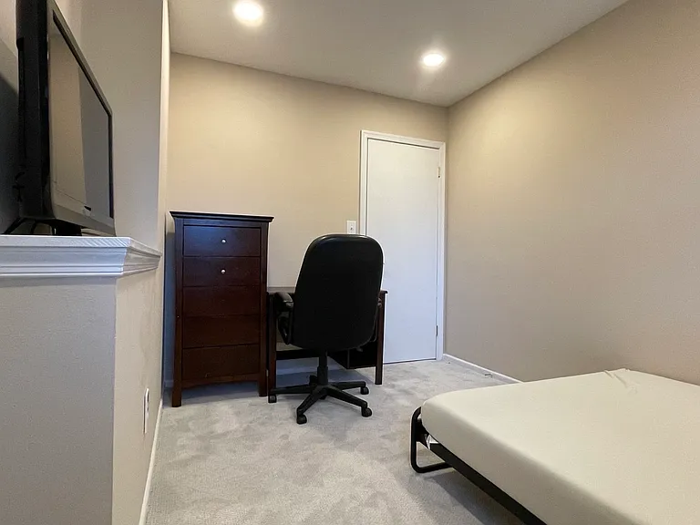 Assembly Dr — Photo 4