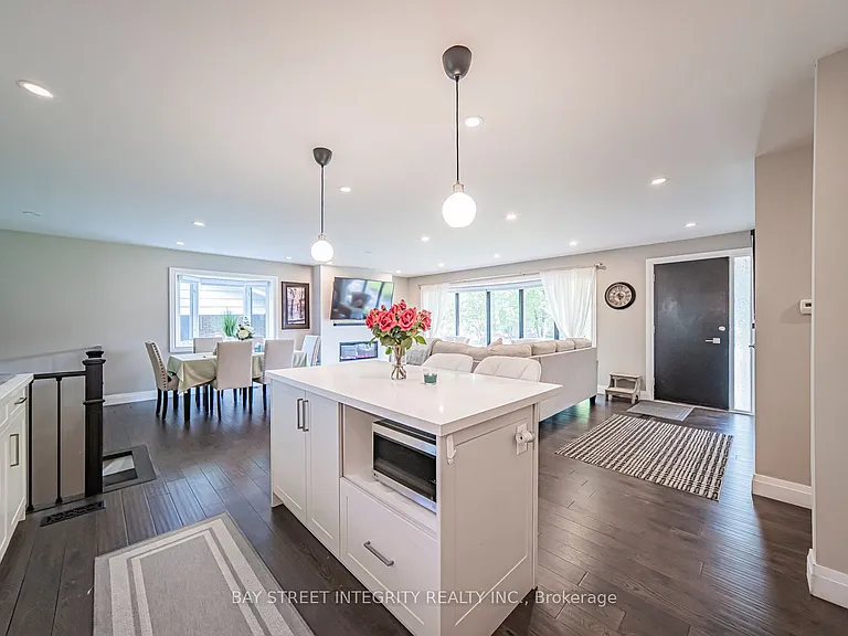 1277 Gainsborough Dr — Photo 20