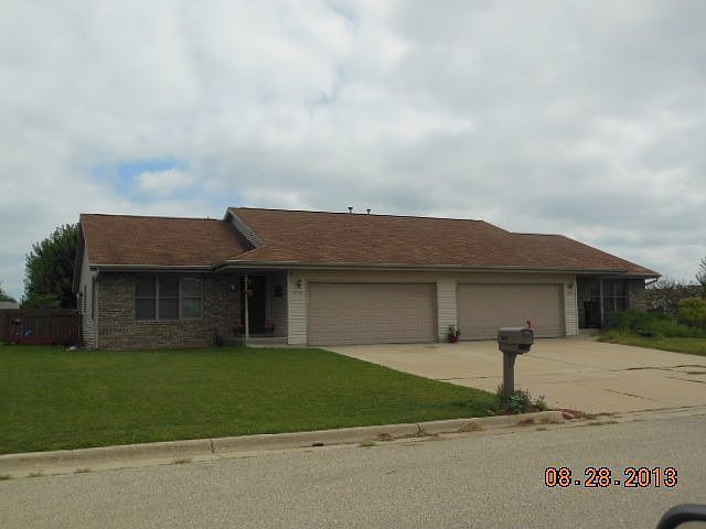 1st image of 2704 Cumberland Dr #1