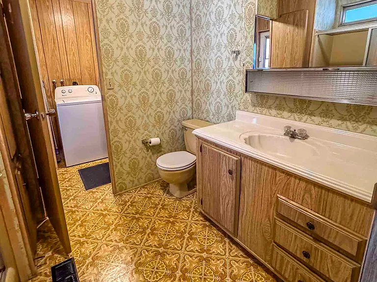 1270 Kingslane Ct — Photo 15