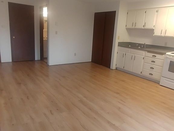 2nd image of 812 Minard Ave NW #4