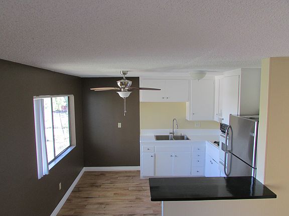 5th image of 8476 Parkway Dr