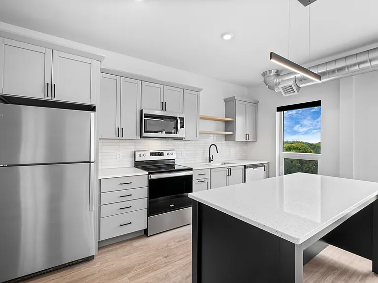 1. Franklin 1.8 - Kitchen 1. Franklin 1.8 - Kitchen