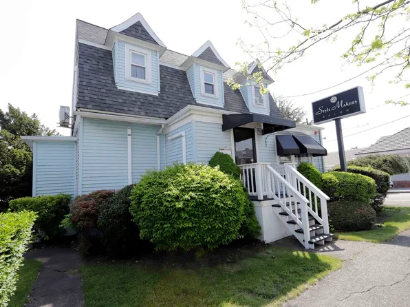 66 Rockdale Ave, New Bedford, MA 02740