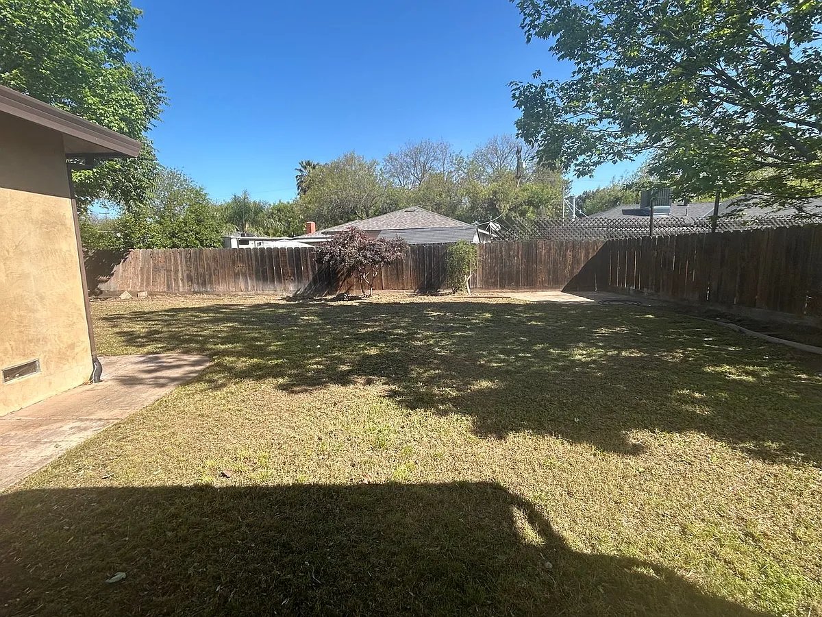 Building Photo - 1329 Schulenberg Ave