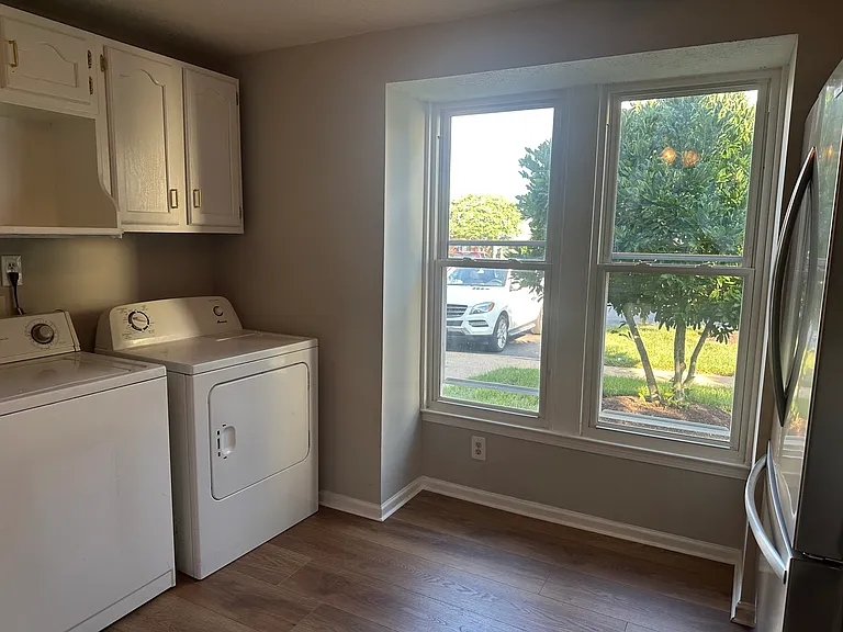 8414 Klarey Ct — Photo 8