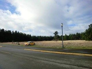 3rd image of 400 Ocean Beach Blvd N
