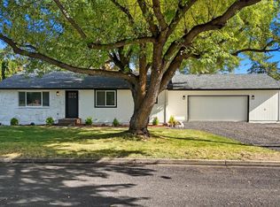 4704 N Lynden Rd, Otis Orchards, WA 99027