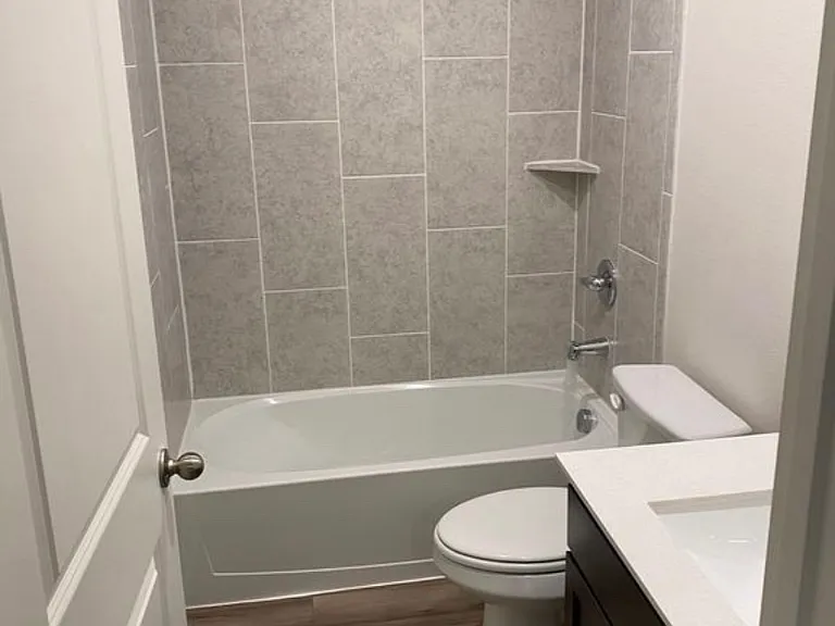 3055 Chillingham Dr — Photo 9
