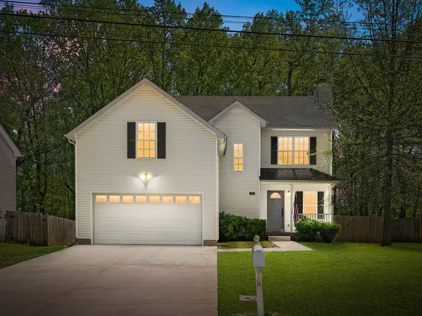 3793 McAllister Dr, Clarksville, TN 37042