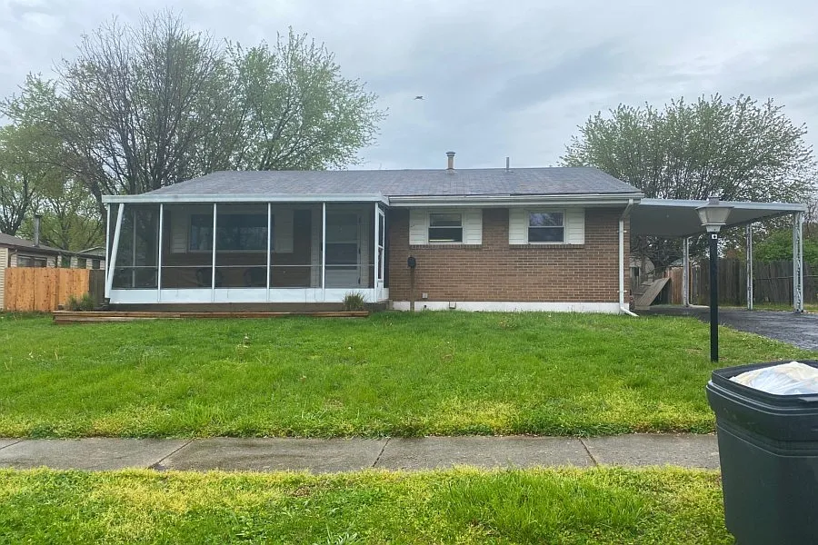 5186 Zimmer Dr photo 1
