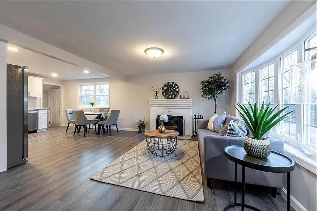 3 bed, 1100 sqft, $3,400 — Photo 2