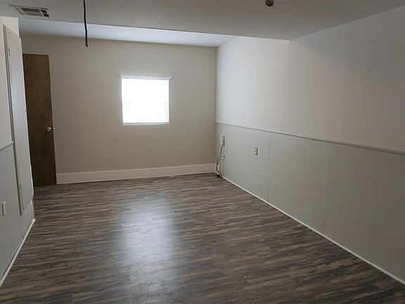 5th image of 4769 SE 28th St