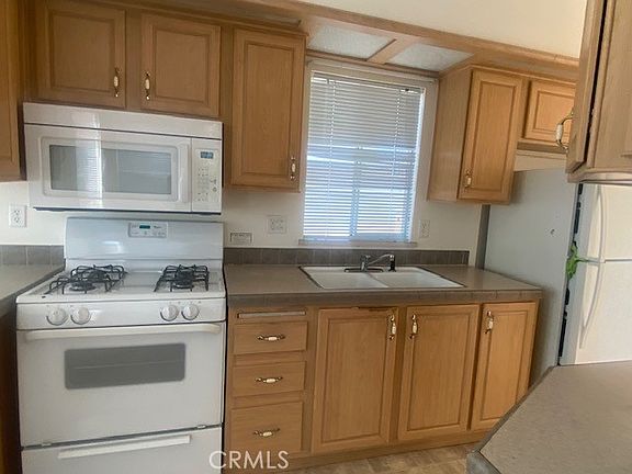 4th image of 843 Fernwood Dr