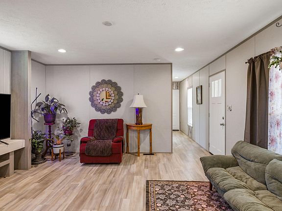 4th image of 298 Agency Creek Ln