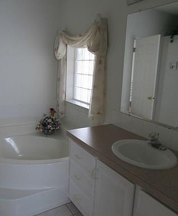 5th image of 17630 Primrose Ct