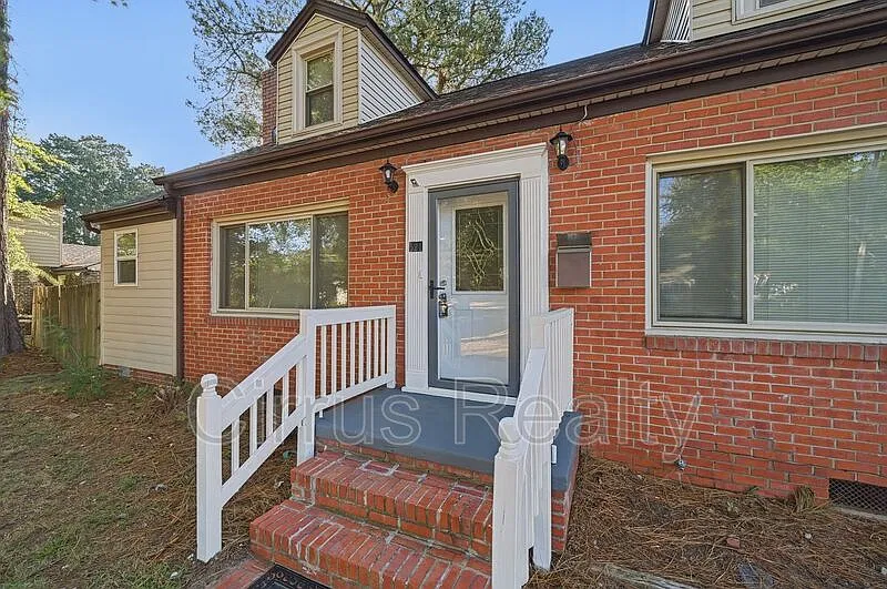 4 bed, 2.0 bath, 1444 sqft, $1,950 — Photo 4