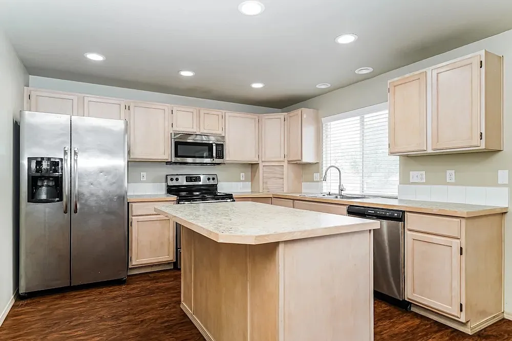 4 bed, 2.5 bath, 1790 sqft, $3,315 — Photo 2