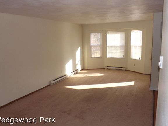 3rd image of 469 Glendale Dr APT 17