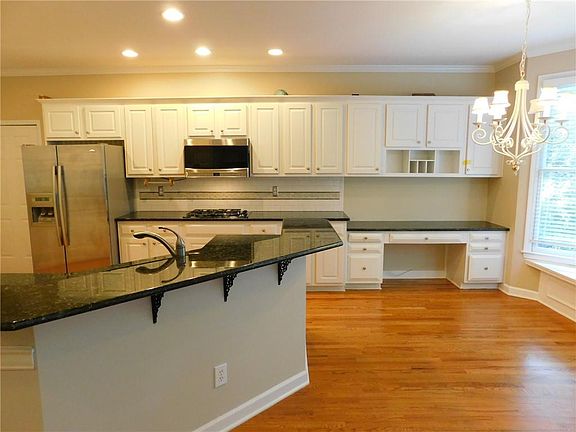 2nd image of 1970 Tristan Dr SE