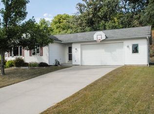 540 Cedar Ct NE, Pine Island, MN 55963