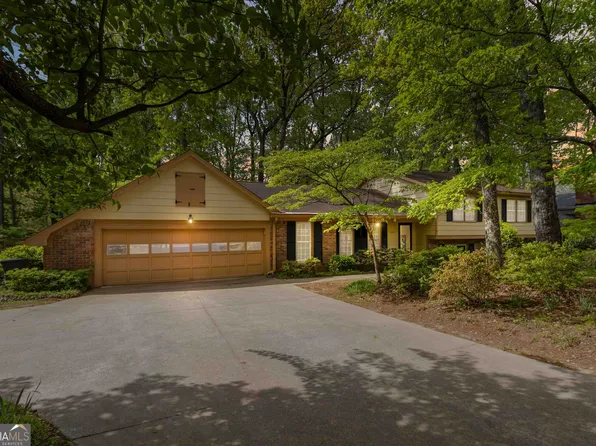 2343 Kings Point Dr, Atlanta, GA 30338