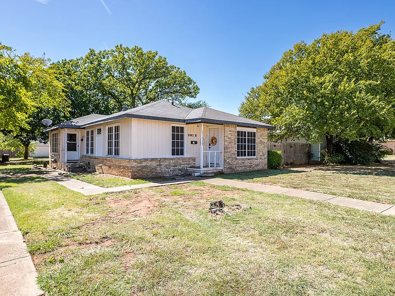 2941 Gossett Dr #B — Photo 3