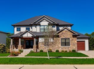17511 Berkshire Pkwy, Clive, IA 50325