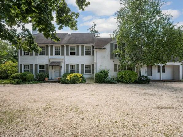 257 Adams Lane, Hewlett Neck, NY 11557