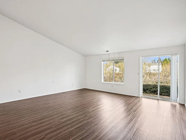 2315 SW Hannah Cir — Photo 8