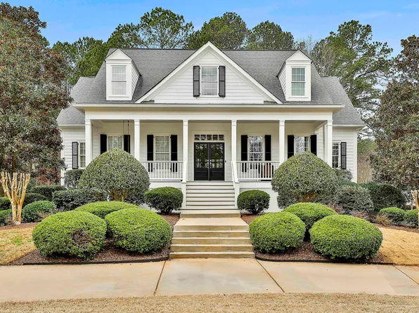 605 Saint Charles Pl, Fayetteville, GA 30215