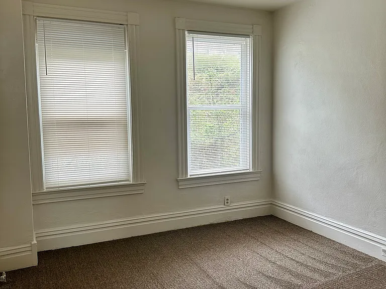 674A Middle Ave — Photo 4