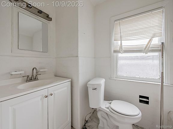 8th image of 15411 Mansfield St