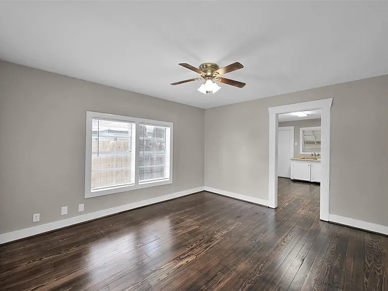 4208 Delhi St — Photo 7