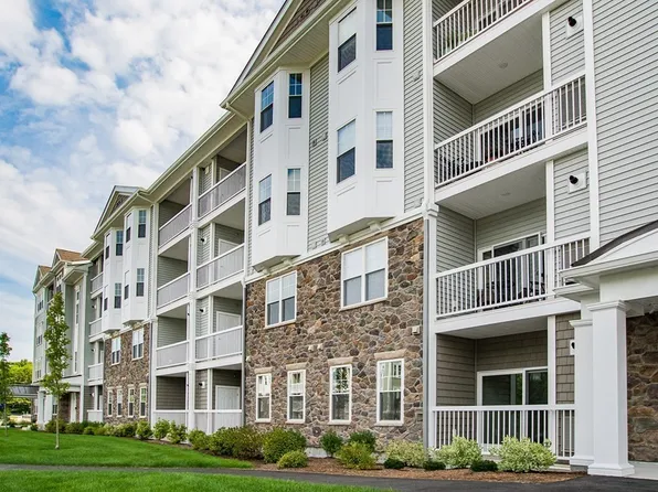 4 Pennington Dr #4302, Walpole, MA 02081