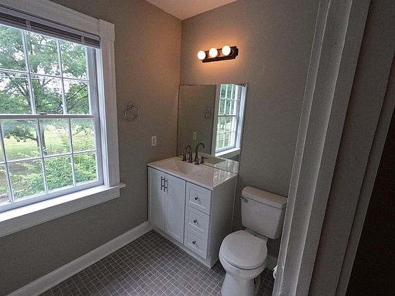 4th image of 503 Catherine St