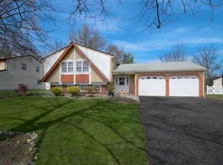17 Donald Ave, Kendall Park, NJ 08824