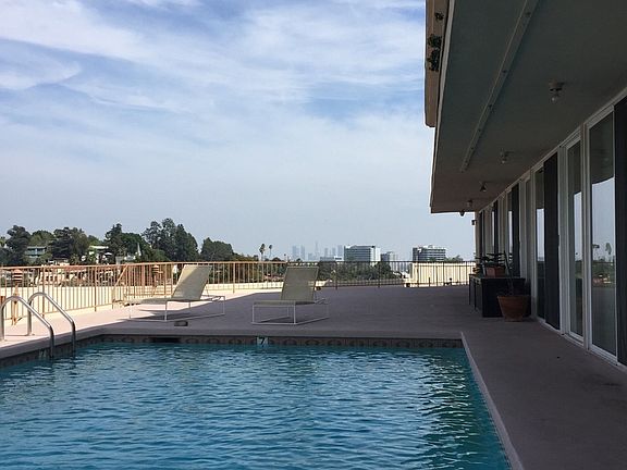 3rd image of 2211 N Cahuenga Blvd APT 404