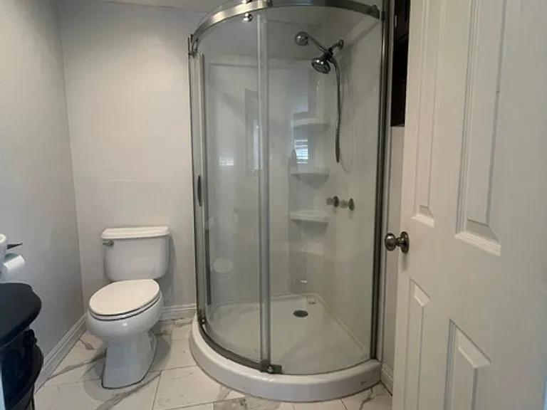 7009 Jumilla Ave #B — Photo 14